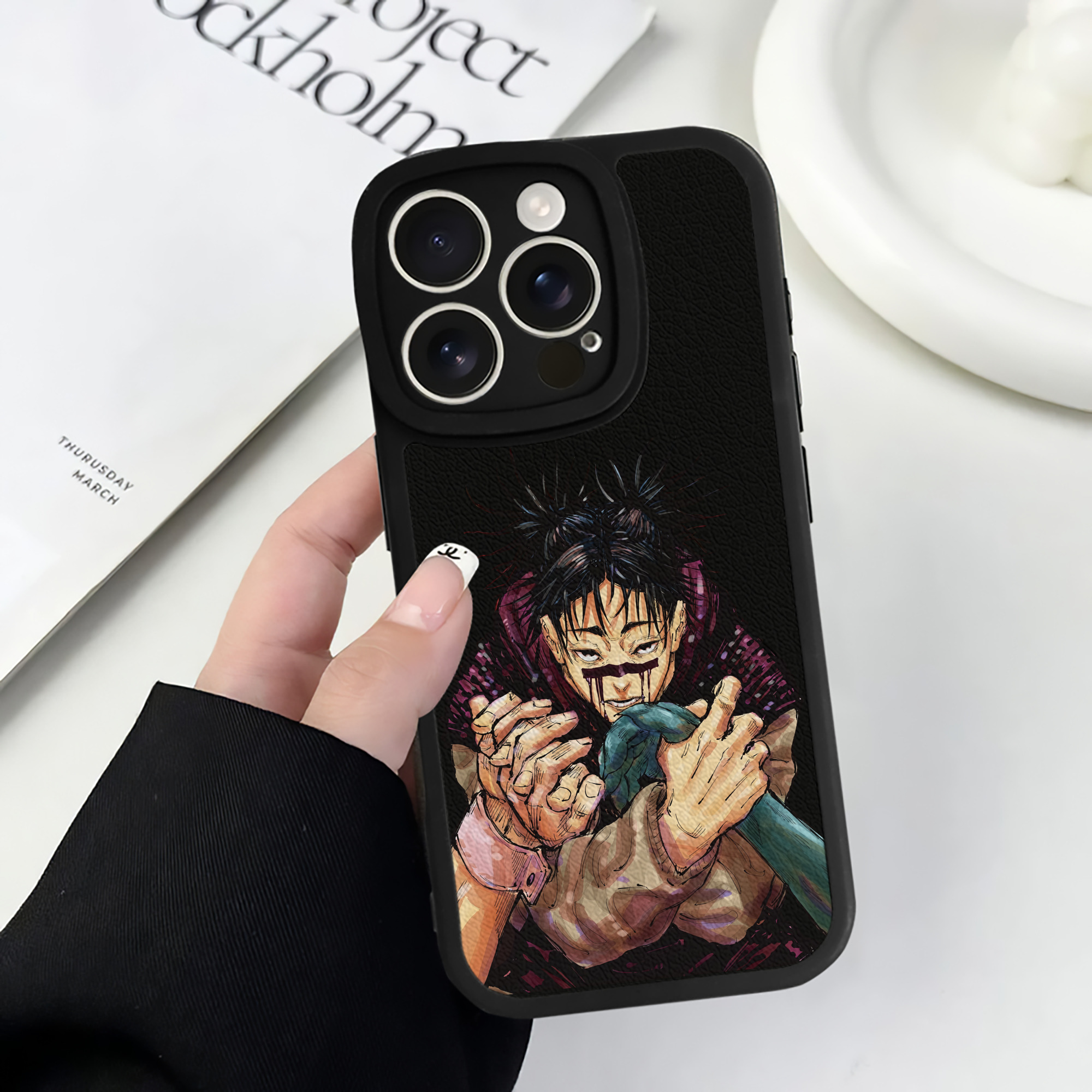 （画像用） 呪術廻戦 Jujutsu Kaisen 【iPhone 16シリーズ対応】シリコンスマホケース（レザー調） 材質：シリコン